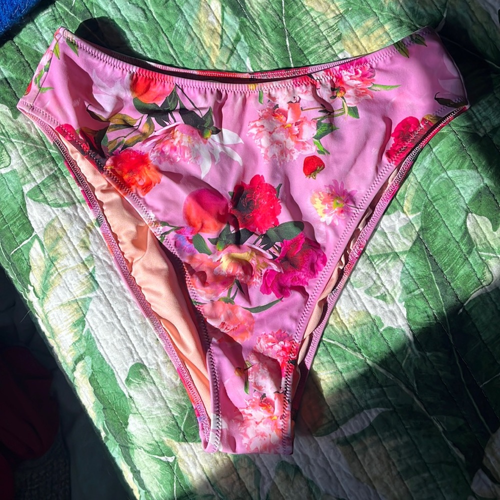 High rise Victoria’s Secret bikini bottoms